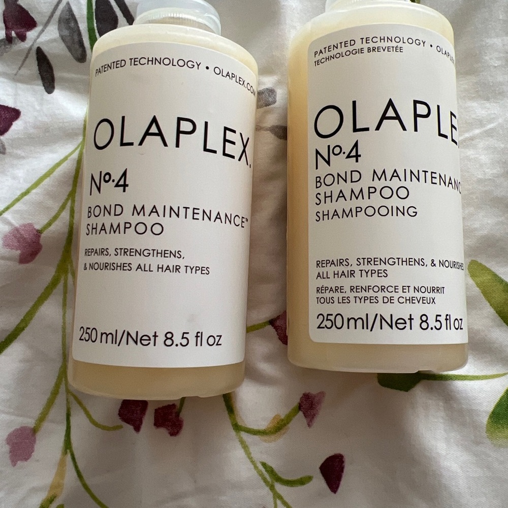 2 bottles of both Olaplex shampoo and 2 bottles of conditioner!